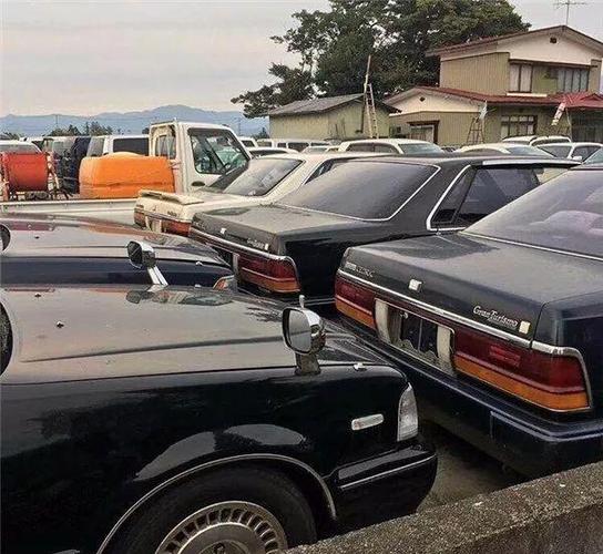 老一辈人都记得尼桑公爵王一部80年代的经典老车