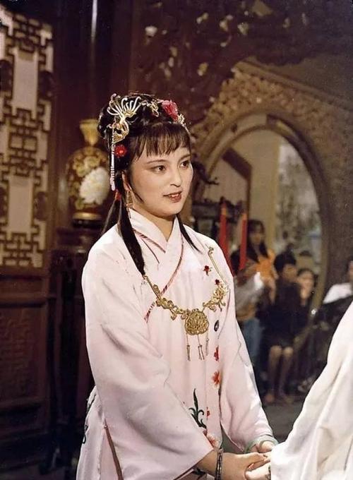 《红楼梦》贾府唯一的清醒者贾探春,最先看到贾府灭亡的结局