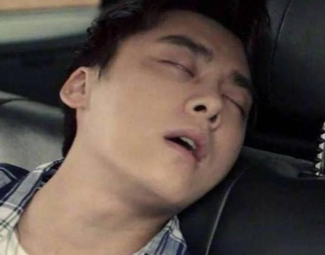 盘点娱乐圈明星睡觉姿势