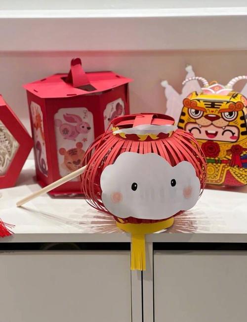 元宵节教你自制一个雪容融灯笼