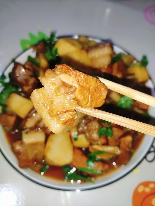 不放一滴油的红烧肉炖山药