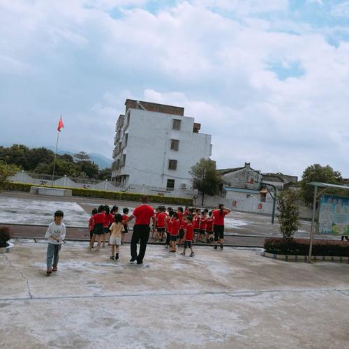 丰顺县汤南镇甜甜幼儿园幼小衔接活动——"走进小学"