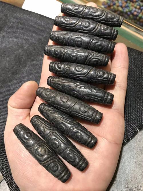 精品九眼陨石天珠