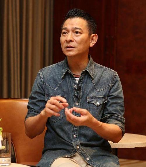 一位网络红人说刘德华一定会直播带货你们是怎么看的呢