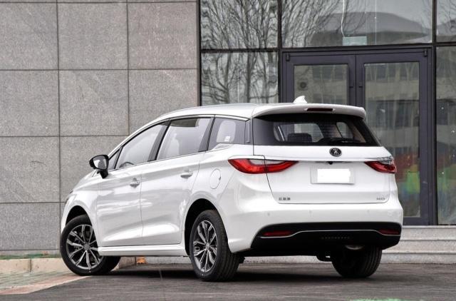 比亚迪最美最新款的6座mpv车型宋max已上市,内饰设计变美了