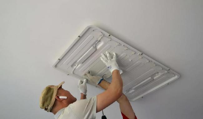 家里安装吸顶灯时一定要注意这3个地方操作简单却很重要