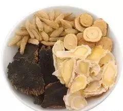 药方:玄参10克,麦冬10克,桔梗10克,甘草10克,升麻10克,薄荷8克(后下)