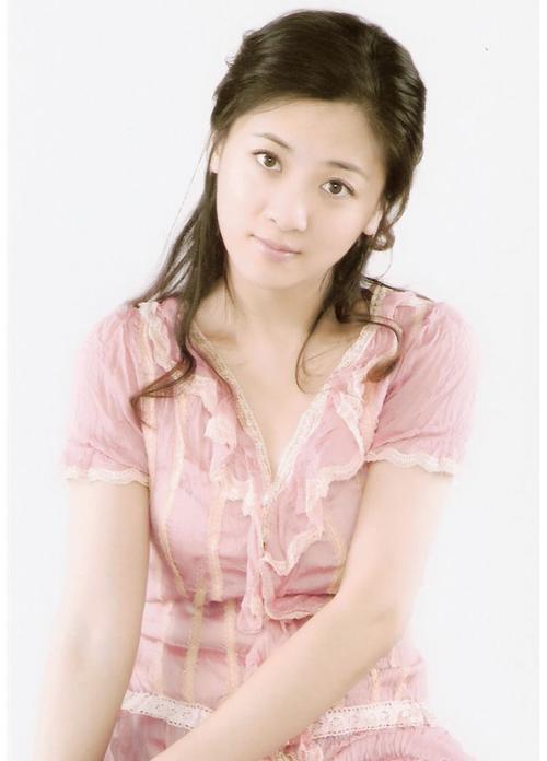 碧娜,中国内地女歌手.