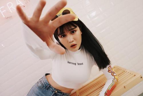 赵本山20岁女儿球球,不敌潘长江34岁女儿潘阳!