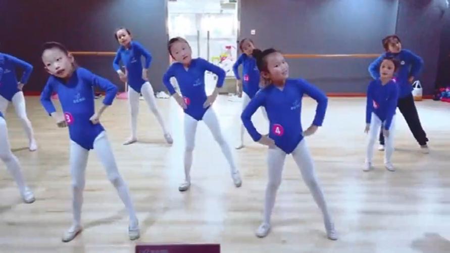 小木马五级舞蹈怎么跳