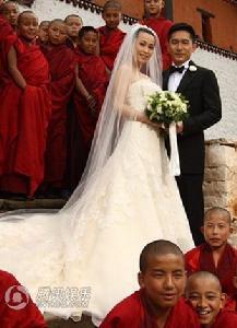 昨日参加娱乐节目录像时,对主持人张清芳坦承,和梁朝伟在一起十二年,"