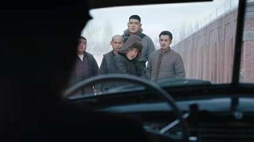 啥是豪横?老舍用这词形容过两个人,和《新世界》里说的不一样