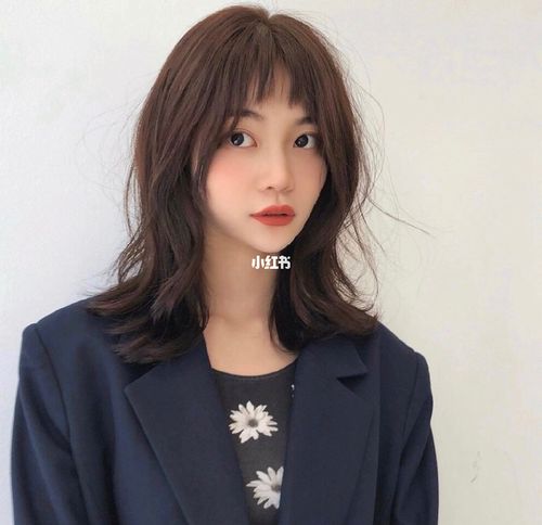 慵懒锁骨发_发型_时尚_时尚_发型