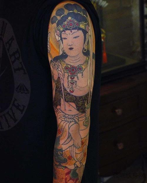 新传统大臂菩萨纹身图案