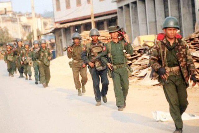 果敢王彭家声果敢族的几万双眼睛正看着我你说我该怎么做