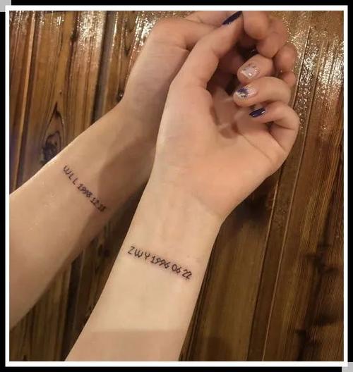 最刻骨铭心的纹法是将对方的姓名或者生日融入血肉之中:你俩无心睡眠