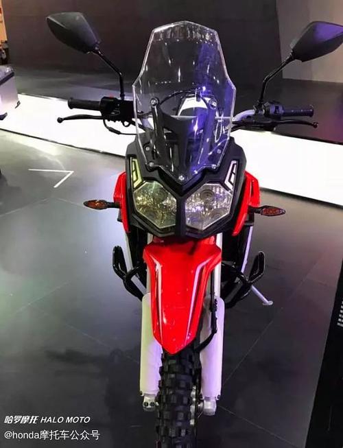 隆鑫最新款300越野拉力摩托车,水冷单缸19英寸轮胎离地间隙250mm