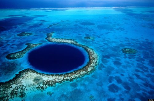 死海位于约旦和以色列交界处,是世界上最咸的水域.