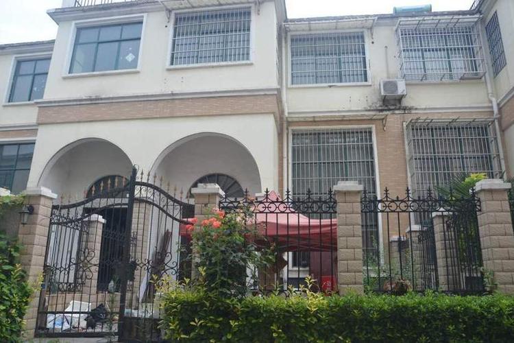 【第一次拍卖】砀山县砀城镇翰林花园3幢104,204,304号别墅 不限购不