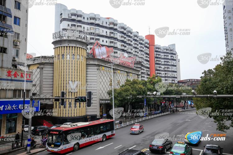 人民西路与信河街交汇处温州大厦霓虹灯