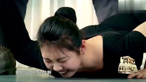 艺考生练习悬空劈叉,体力不支痛到哭,导师-别在那哼唧!