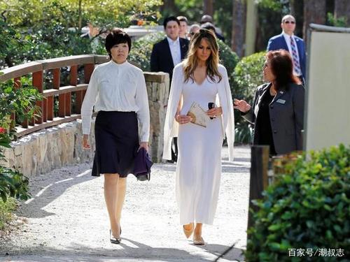 日本首相夫人太任性,穿衬衫鱼尾裙被梅拉尼娅抢镜!没有夫人气场