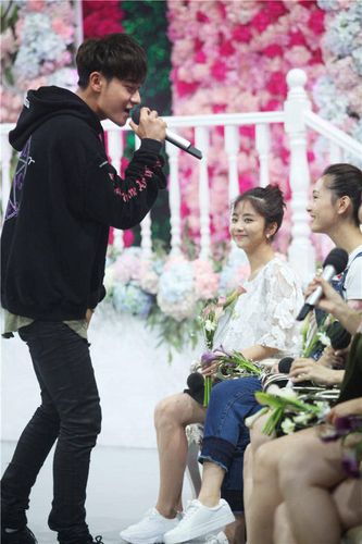 黄子韬谭松韵井柏然,杨颖返回搜狐,查看更多