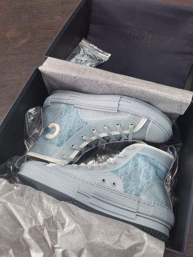 dior新款联名鞋_迪奥怎么样_鞋子_夏天去哪玩_迪奥 dior_时尚_鞋靴