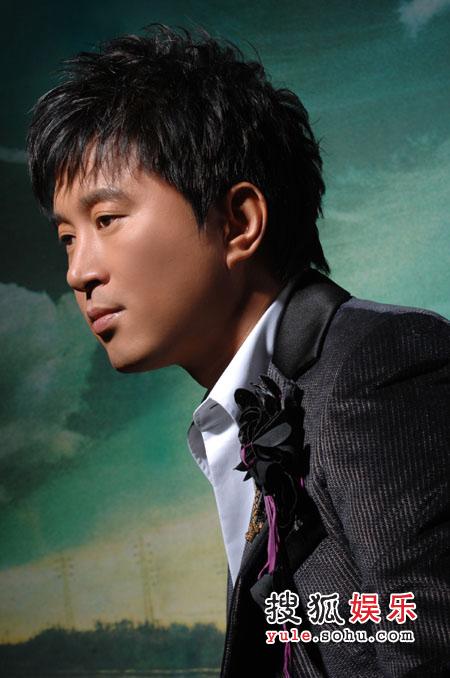 太合麦田男艺人:满文军