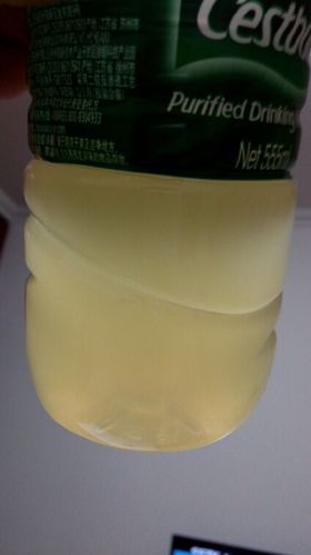 尿液有点浑浊, 颜色淡黄,但不透明,这是怎么回事