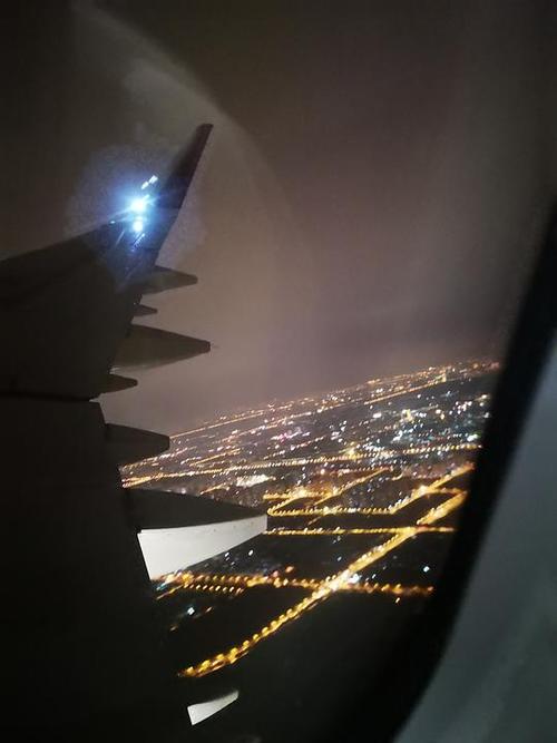 从西安回来的飞机上(没坐到窗户边上 有.