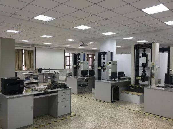 材料力学教学实验室