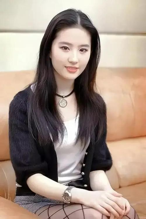 迷人可爱的刘亦菲