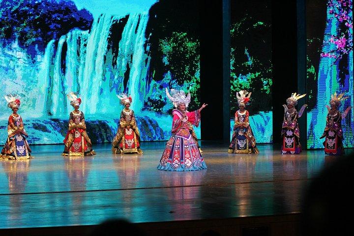 特色那么多彩贵州风大型民族歌舞绝对是一个了解贵州各民族的歌舞和