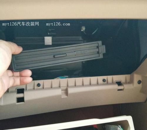 自己动手更换宝骏730空气滤芯和空调滤芯