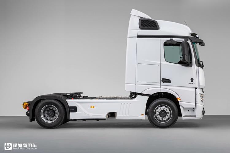 奔驰新款阿克托斯f牵引车,设计紧凑亮点多,更加适合国内市场