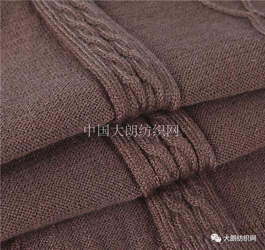 01 闪光花式包芯纱 2/48nm 成份:42%viscose 40%polyester 18%nylon
