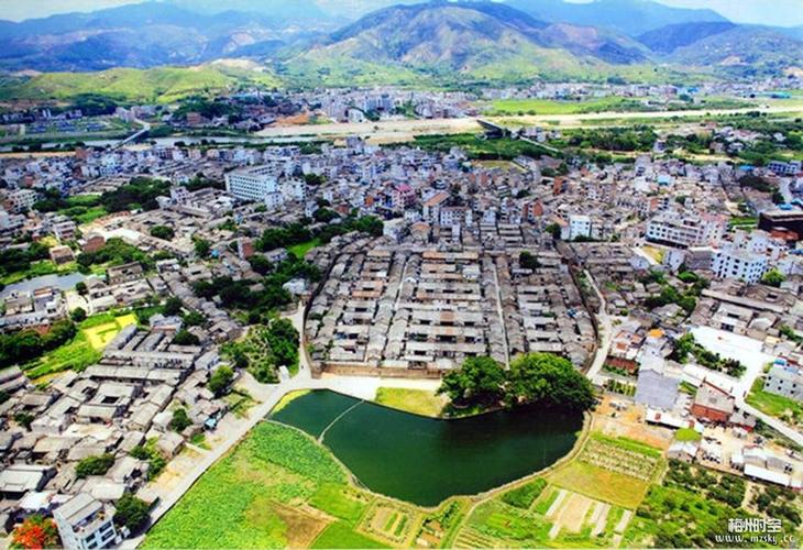 丰顺古村落:上围古寨(位于丰顺县汤南镇新楼村,又称种玊上围)