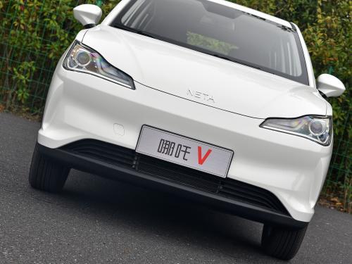 【哪吒v】哪吒汽车_哪吒v报价_哪吒v图片_汽车之家