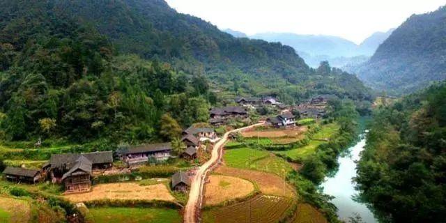 红土坪村