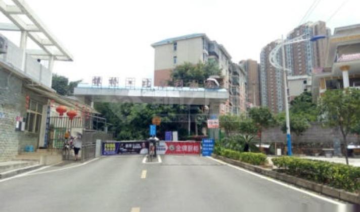 兴义市 比弗利山庄联排独栋急售 325平米