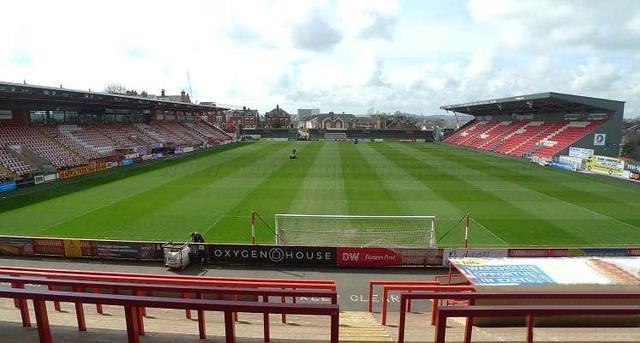 埃克塞特城——圣詹姆斯公园球场(容量:8,696人(座位:3,600)