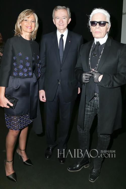 设计师卡尔·拉格斐 (karl lagerfeld) 出席路易·威登"致敬monogram"