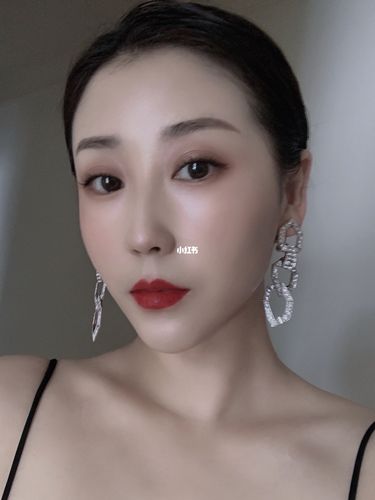 冰块脸_美妆_美妆_彩妆