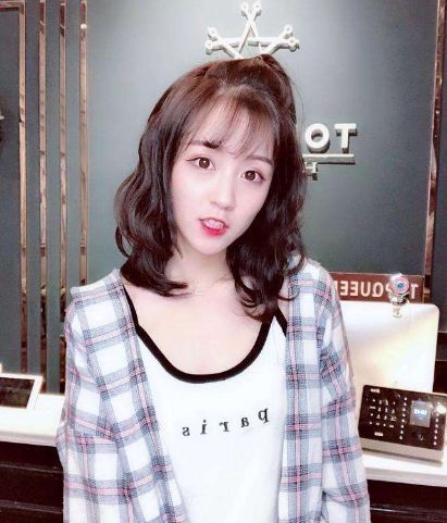 抖音网红莉哥广告报价曝光,出场费不输女星7月份排期被抢光了!