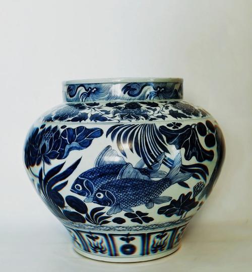 精品鉴藏元青花鱼藻纹大罐