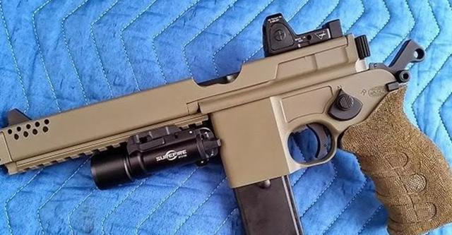 美国公司"魔改"二战枪械,外形令人眼前一亮,看着科幻感十足