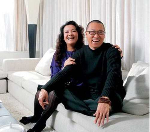 张兰与田益宾继父田益宾摄影师汪小菲现在的继父真名叫田益宾,摄影师