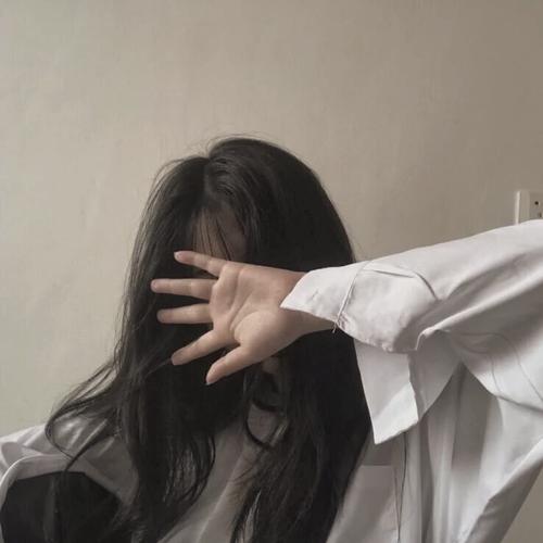 微丧·真人·女生头像:我要变得多坚强,才能承受这世态炎凉