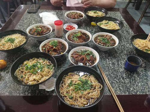 去新市吃羊肉面